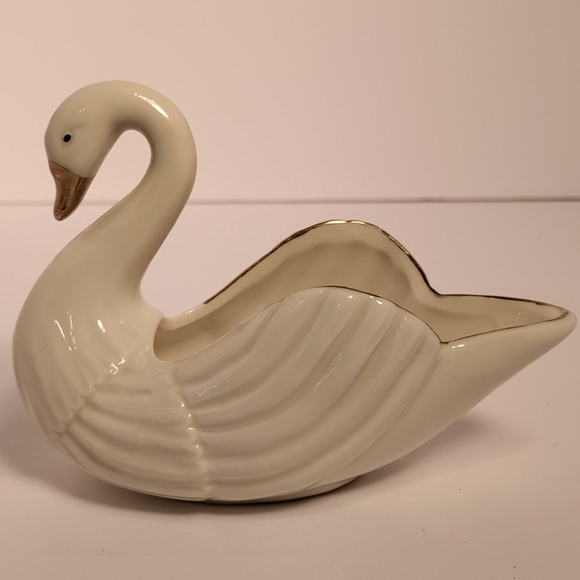 A SWAN⭐ - Picture 5 of 7